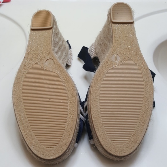 Coach open for wedge - Picture 2 of 3